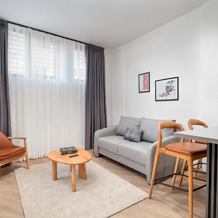 Urban Quarters - Firuzaga Aparthotel *