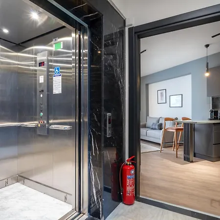 Hotel apartamentowy Urban Quarters - Firuzaga 4*
